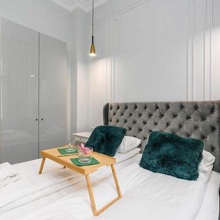 Central Apartments Garbary By Noclegi Renters Poznań Extérieur photo
